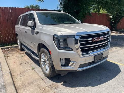 Used 2022 GMC Yukon XL SLT w/ SLT Luxury Package RWD image 4