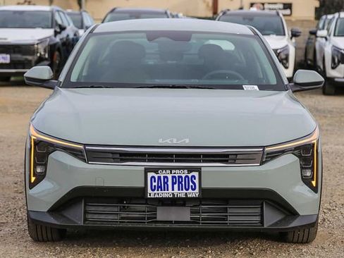 New 2026 Kia K4 LXS image 3
