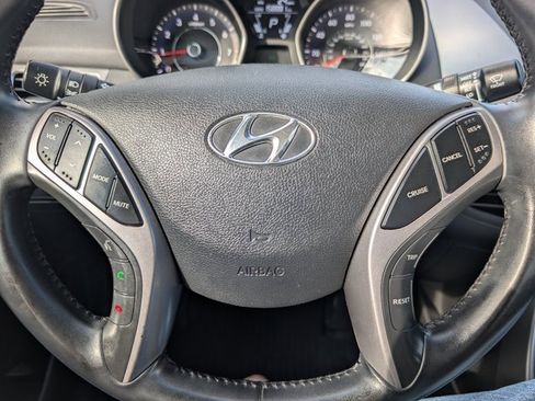 Used 2013 Hyundai Elantra Limited image 21