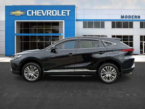 Used 2024 Toyota Venza Limited AWD/4WD image 2