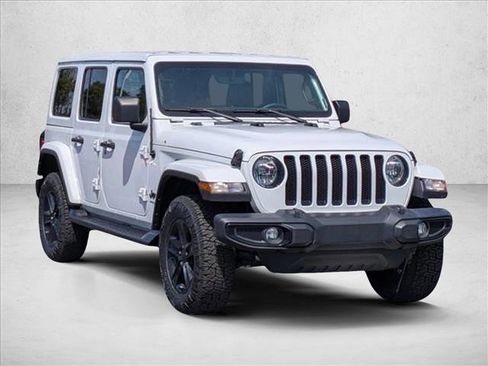 Used 2022 Jeep Wrangler Unlimited Sahara AWD/4WD image 3