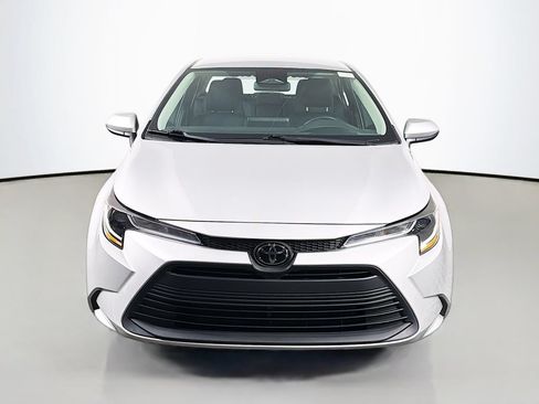 Used 2024 Toyota Corolla LE FWD image 2