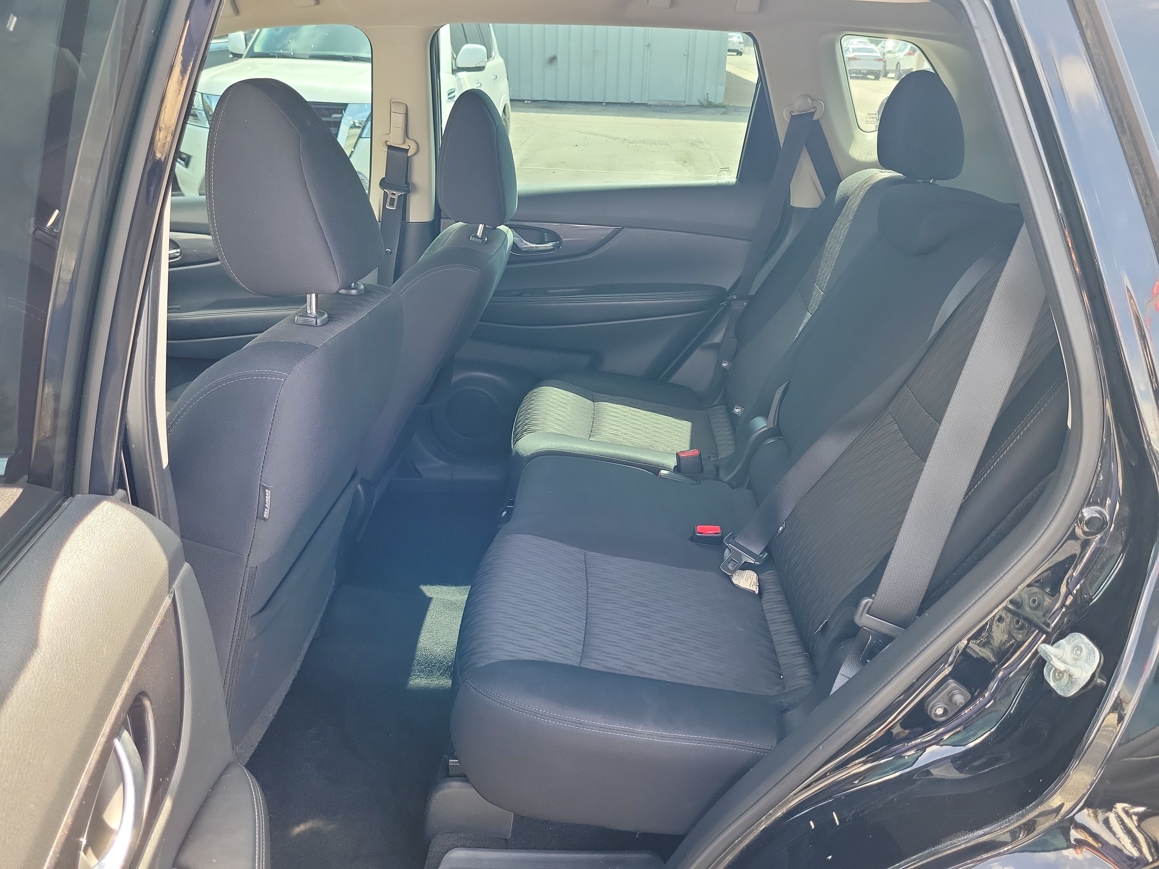Certified 2018 Nissan Rogue S FWD image 13