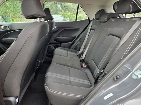 Used 2025 Hyundai Venue SEL FWD image 25