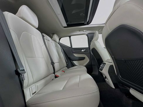 Used 2025 Volvo XC40 B5 Plus w/ Protection Package Premier image 26