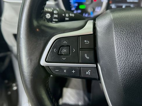 Used 2023 Toyota Highlander LE FWD image 16