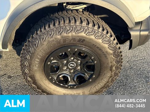 Used 2023 Ford Bronco Wildtrak image 16