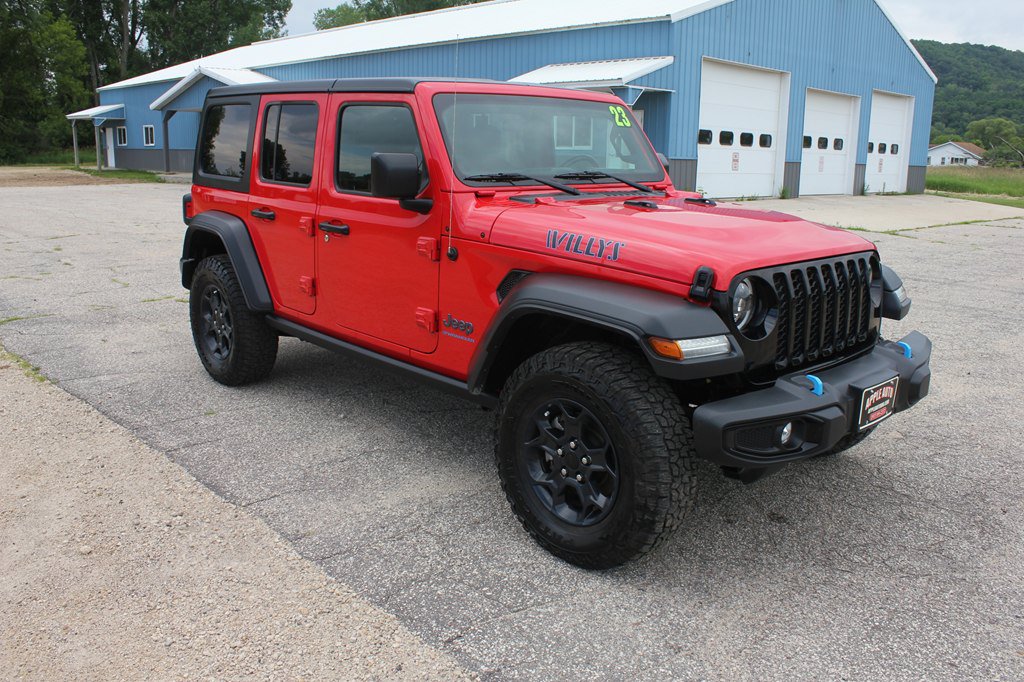 Used 2023 Jeep Wrangler Unlimited w/ Cold Weather Group AWD/4WD image 3