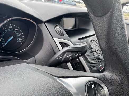 Used 2014 Ford Focus SE w/ SE Winter Package FWD image 28