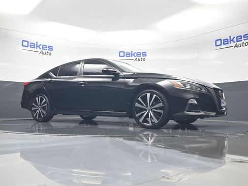 Used 2022 Nissan Altima 2.5 SR FWD image 36