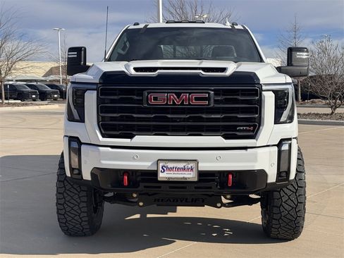 Used 2024 GMC Sierra 2500 AT4 w/ AT4 Premium Plus Package image 7