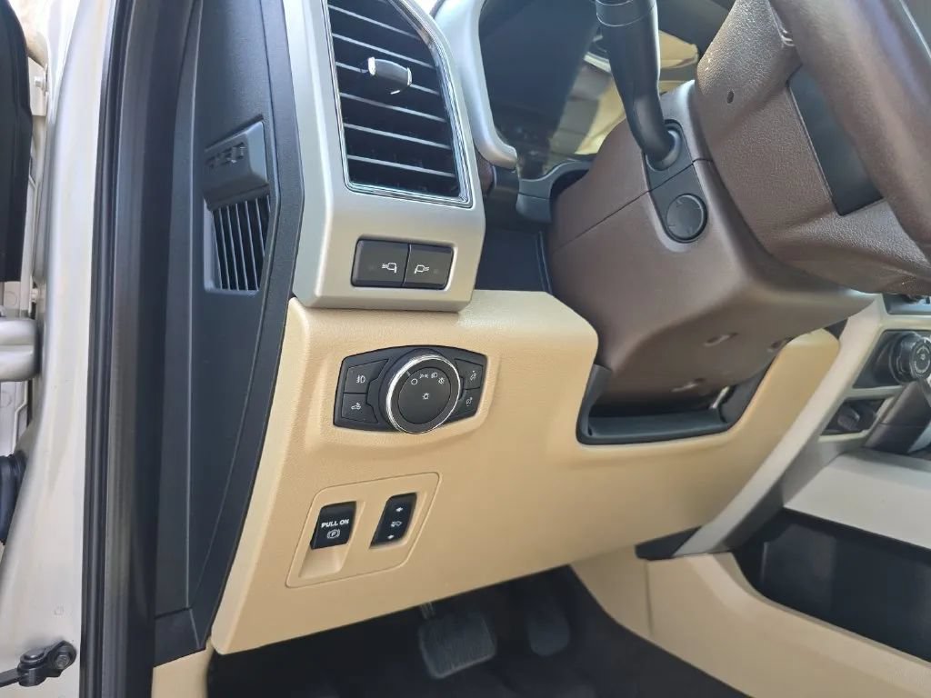Used 2018 Ford F150 Lariat w/ Equipment Group 502A Luxury AWD/4WD image 22