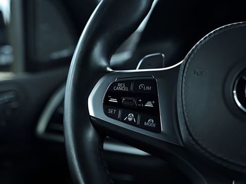 Used 2021 BMW X7 xDrive40i w/ M Sport Package image 43