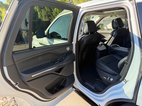 New 2025 Lincoln Navigator Reserve image 21