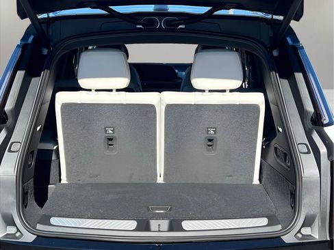 New 2026 Cadillac Vistiq Luxury image 16