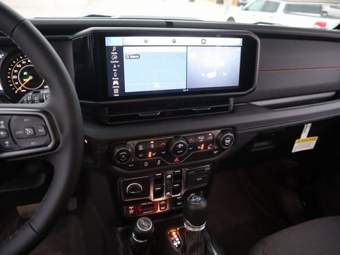 New 2025 Jeep Wrangler Unlimited Rubicon w/ Steel Bumper Group image 5