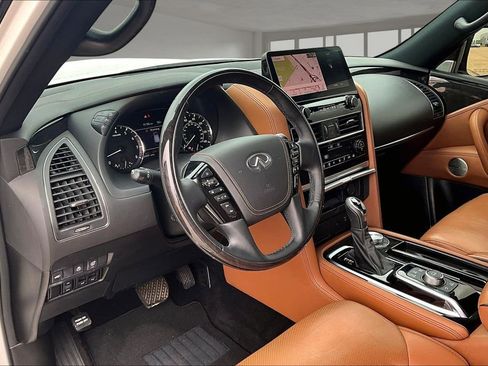 Used 2024 INFINITI QX80 Sensory AWD/4WD image 12
