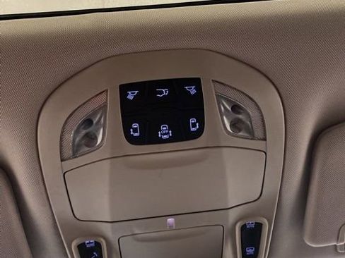 Used 2024 Chrysler Pacifica Limited image 20
