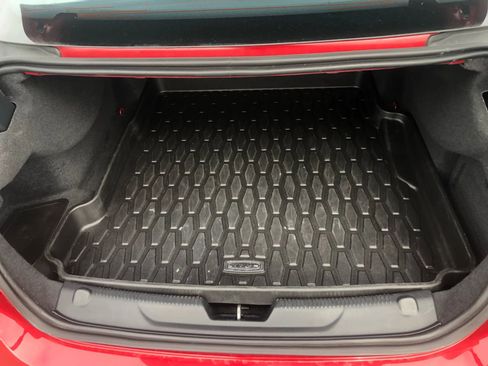 Used 2018 Jaguar XE Premium image 27