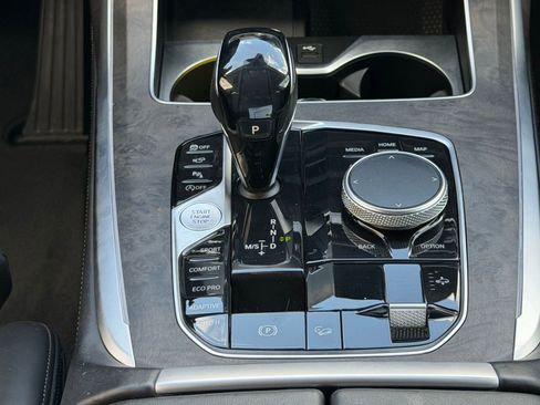 Used 2020 BMW X7 xDrive40i w/ Premium Package image 16