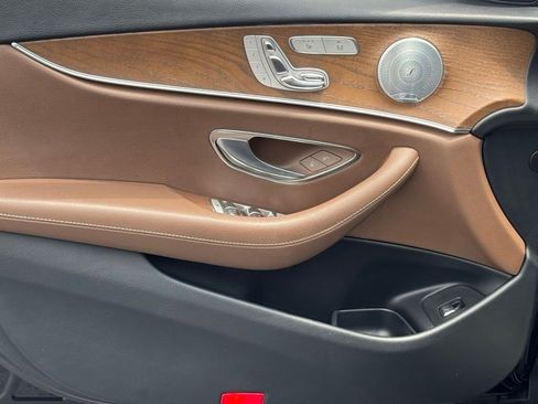 Used 2018 Mercedes-Benz E 400 4MATIC Sedan image 17