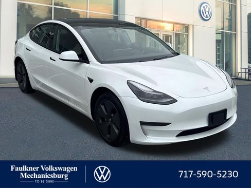 Used 2023 Tesla Model 3 Standard Range RWD image 1