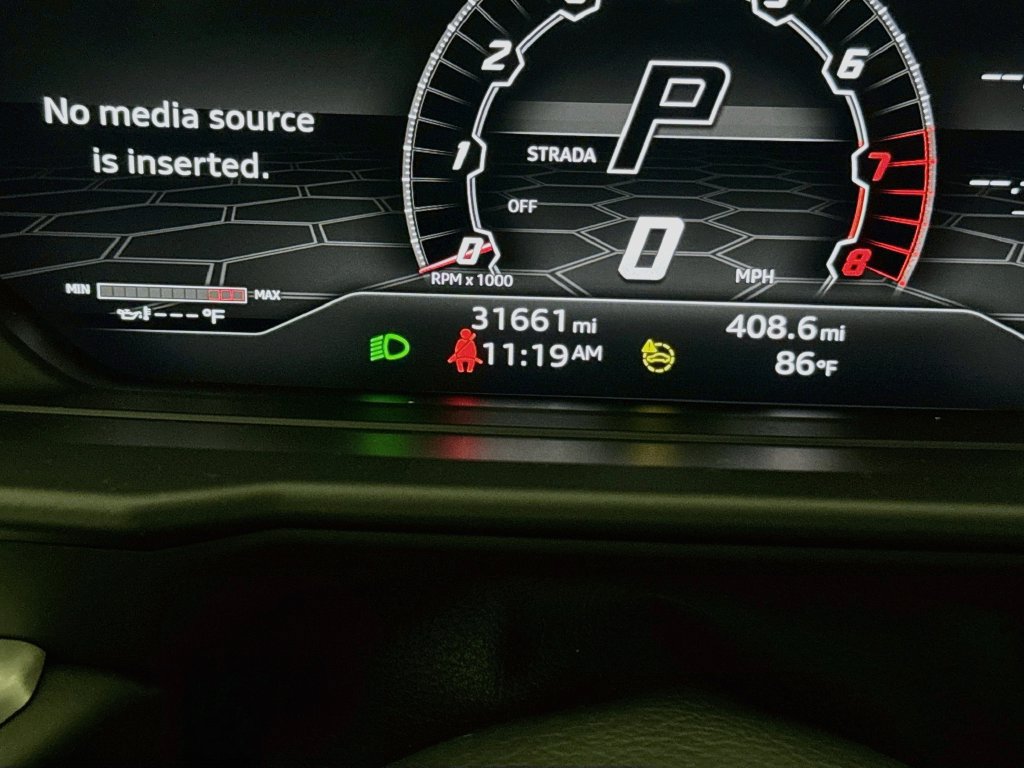 Used 2022 Lamborghini Urus AWD/4WD image 12