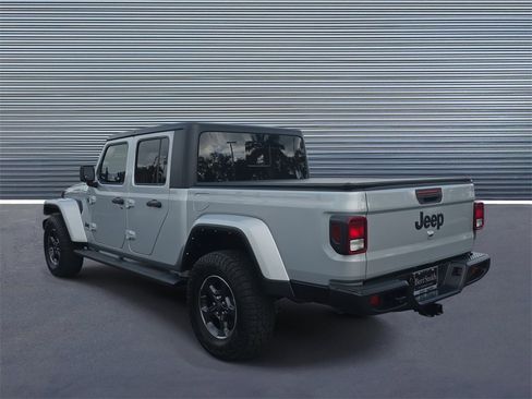 Used 2022 Jeep Gladiator Sport image 4