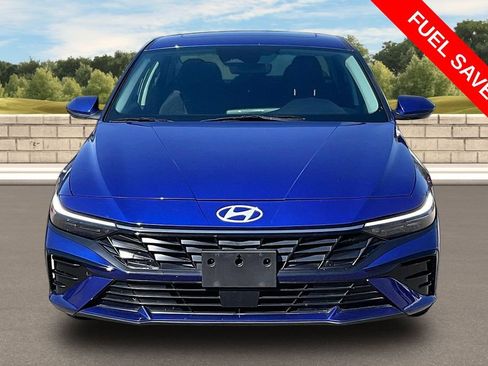 Used 2025 Hyundai Elantra SEL FWD image 3