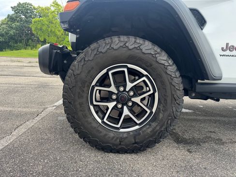 Used 2026 Jeep Wrangler Unlimited Rubicon AWD/4WD image 9