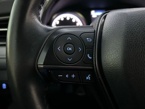 Used 2022 Toyota Camry SE image 19