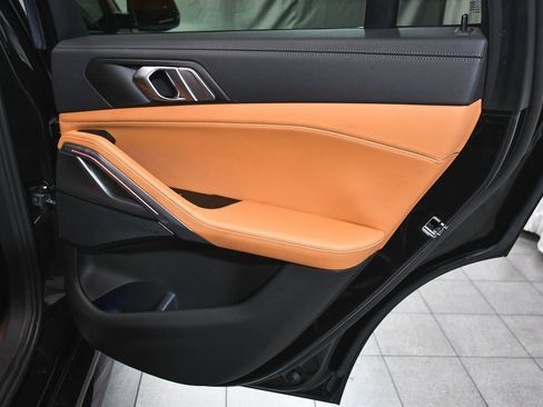 Used 2023 BMW X6 xDrive40i w/ M Sport Package image 14