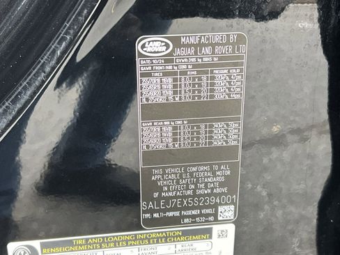 Used 2025 Land Rover Defender 110 S image 34