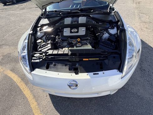 Used 2012 Nissan 370Z Touring image 8