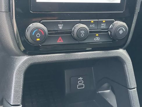 Used 2024 Ford Ranger XLT w/ Trailer Tow Package RWD image 15