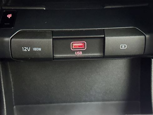 Used 2022 Kia Niro EX image 26