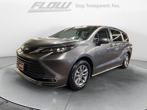 Certified 2024 Toyota Sienna XLE FWD image 4