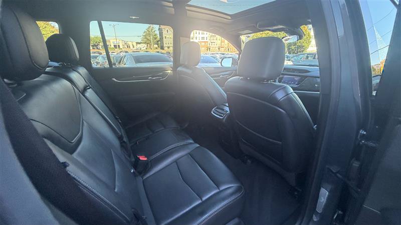 Used 2022 Cadillac XT6 Premium Luxury AWD/4WD image 11