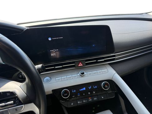 Used 2021 Hyundai Elantra Limited FWD image 15