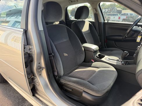 Used 2012 Chevrolet Impala LT FWD image 14
