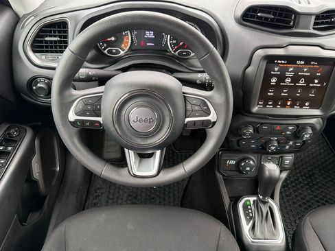 Used 2023 Jeep Renegade Latitude AWD/4WD image 11