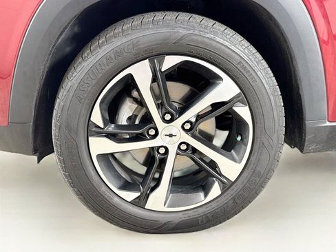 Used 2025 Chevrolet Trax RS w/ Driver Confidence Package FWD image 15