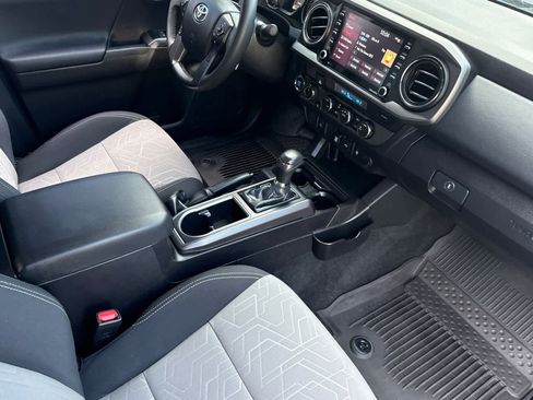 Used 2023 Toyota Tacoma TRD Off-Road AWD/4WD image 15