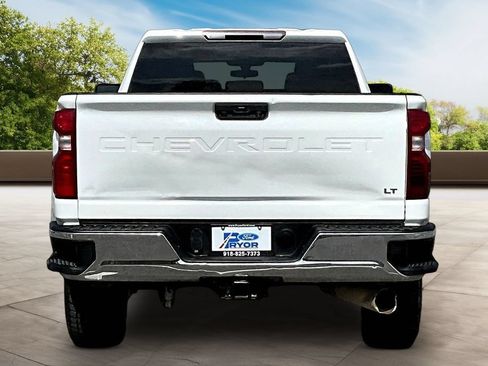 Used 2022 Chevrolet Silverado 2500 LT w/ Convenience Package AWD/4WD image 4