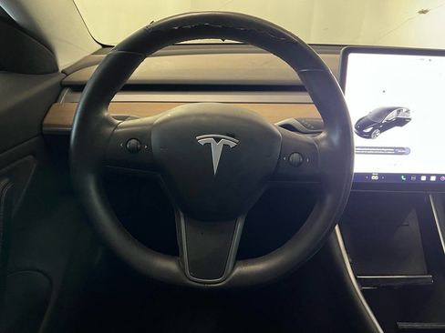 Used 2019 Tesla Model 3 Standard Range Plus image 13