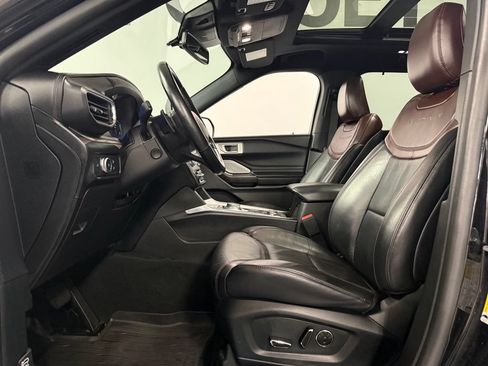 Used 2020 Ford Explorer Platinum w/ Premium Technology Package AWD/4WD image 9