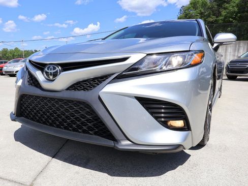Used 2018 Toyota Camry SE w/ Convenience Package image 30