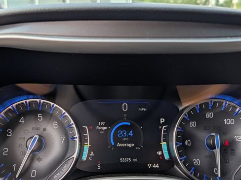 Used 2024 Chrysler Pacifica Touring-L FWD image 21