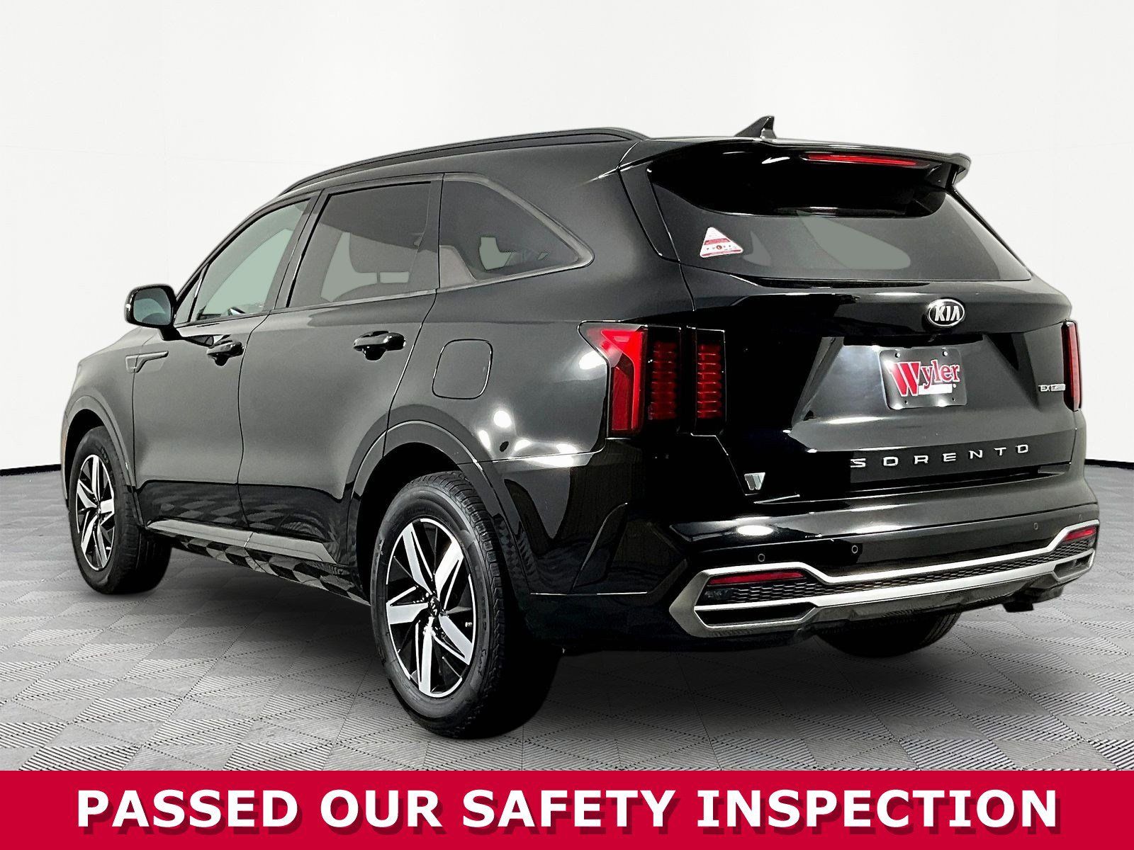 Used 2021 Kia Sorento EX w/ Panoramic Sunroof Package FWD image 4