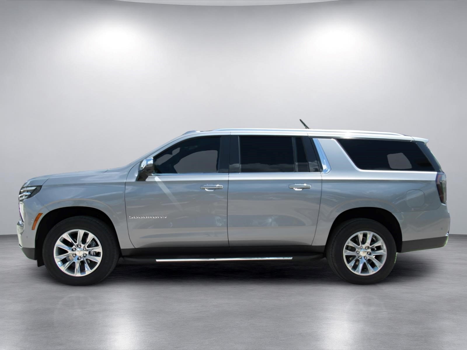 Used 2026 Chevrolet Suburban Premier AWD/4WD image 4